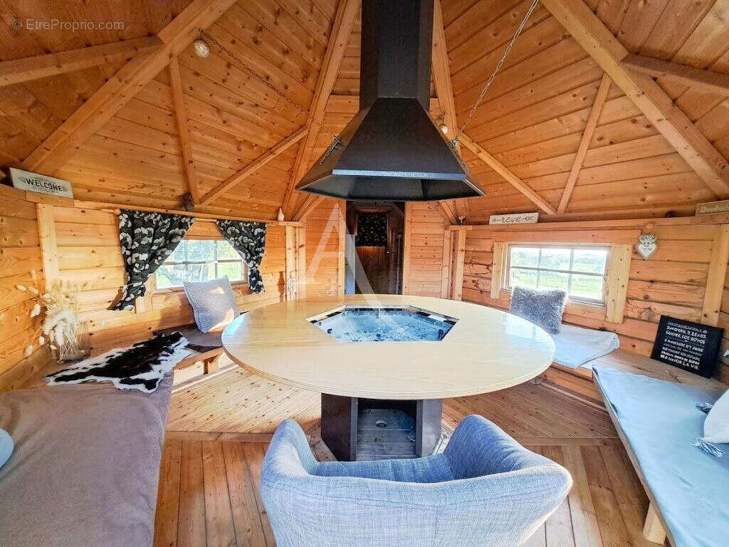 Maison à LES HERBIERS