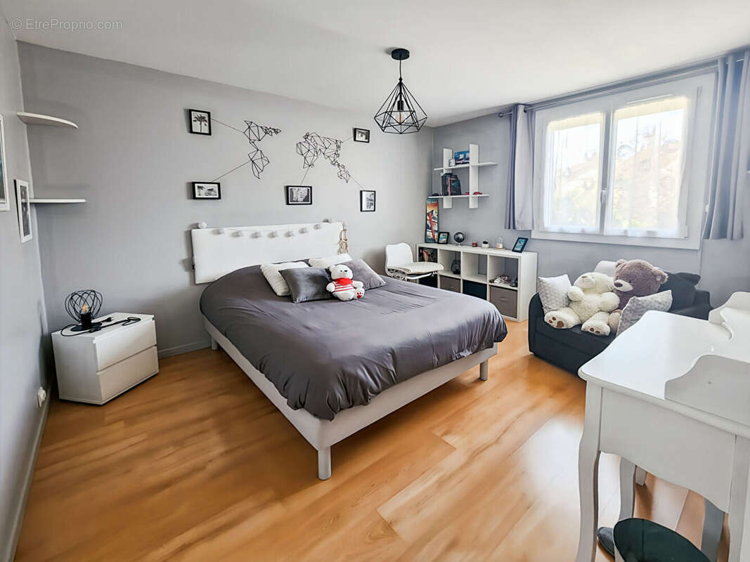 Maison à SAVIGNY-LE-TEMPLE