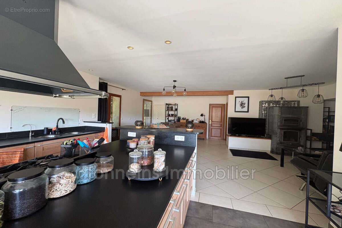 Maison 210 m² à Grateloup-Saint-Gayrand  - photo 8