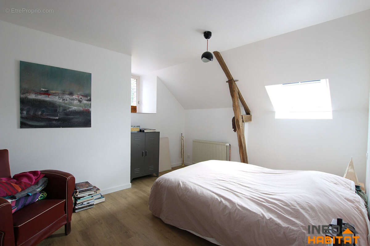 Maison à BOURG-DES-COMPTES