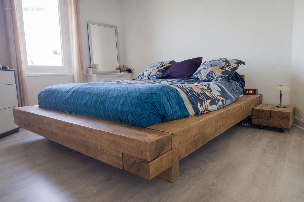 Maison à SAINTE-MAURE-DE-PEYRIAC