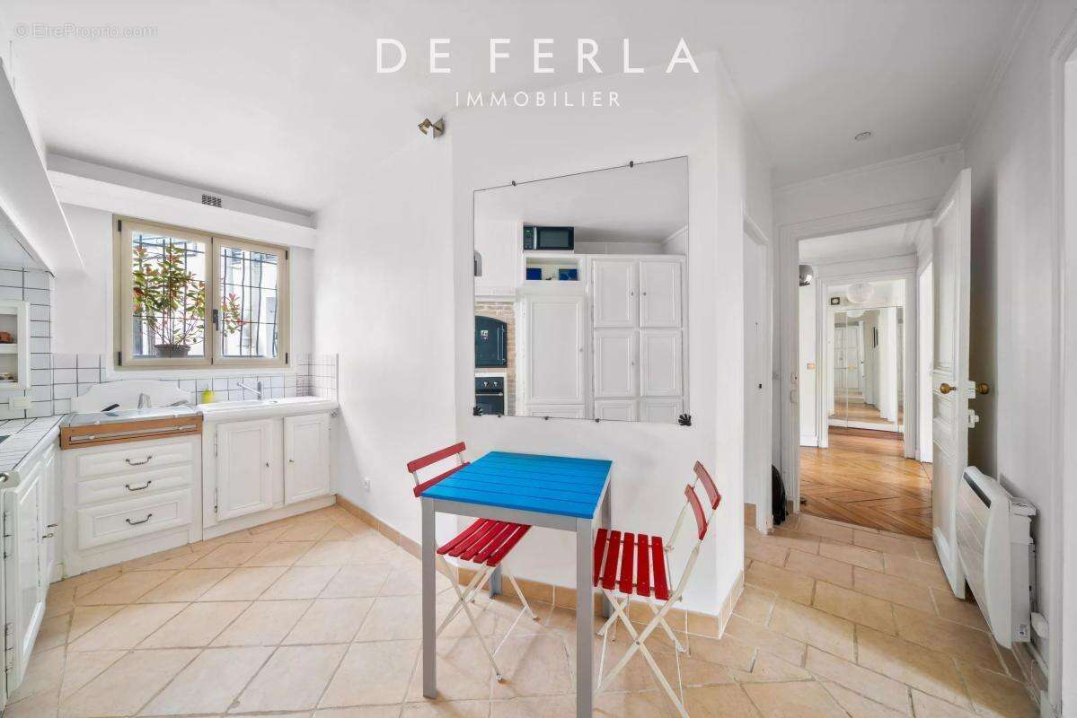 Appartement à PARIS-10E
