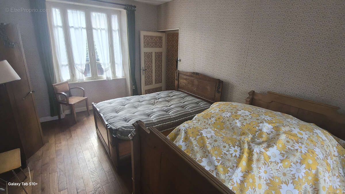 Maison à SAINT-VITTE-SUR-BRIANCE