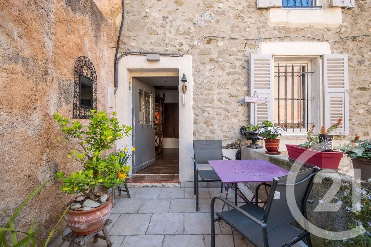 Appartement à VILLENEUVE-LOUBET