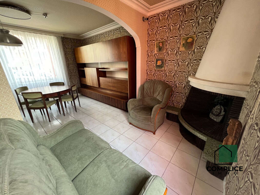 Maison à SAINT-ETIENNE-DE-MONTLUC