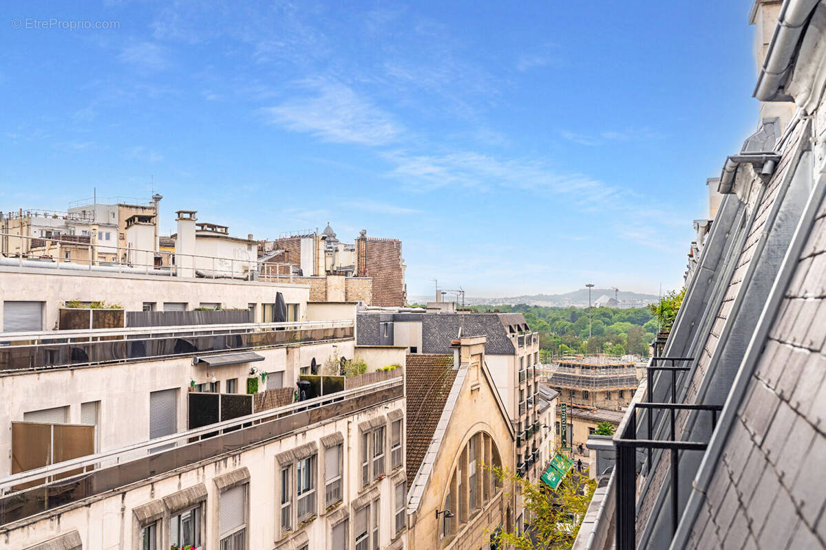 Appartement à PARIS-17E