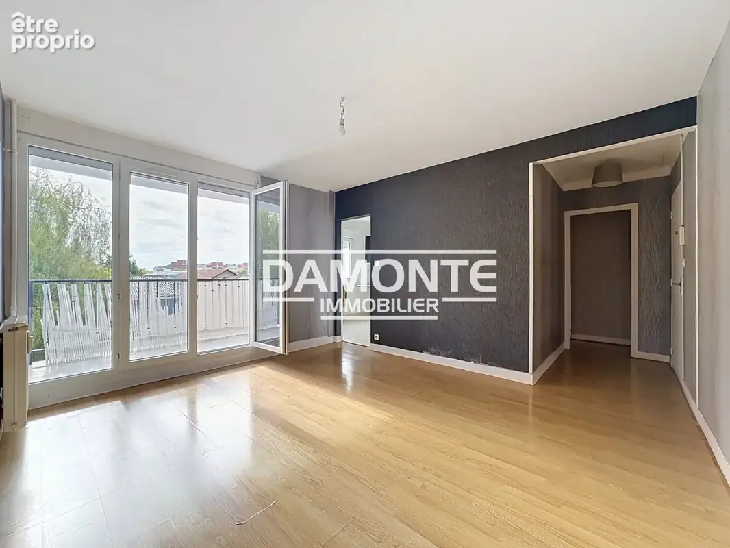 Appartement à SAINT-JULIEN-LES-VILLAS
