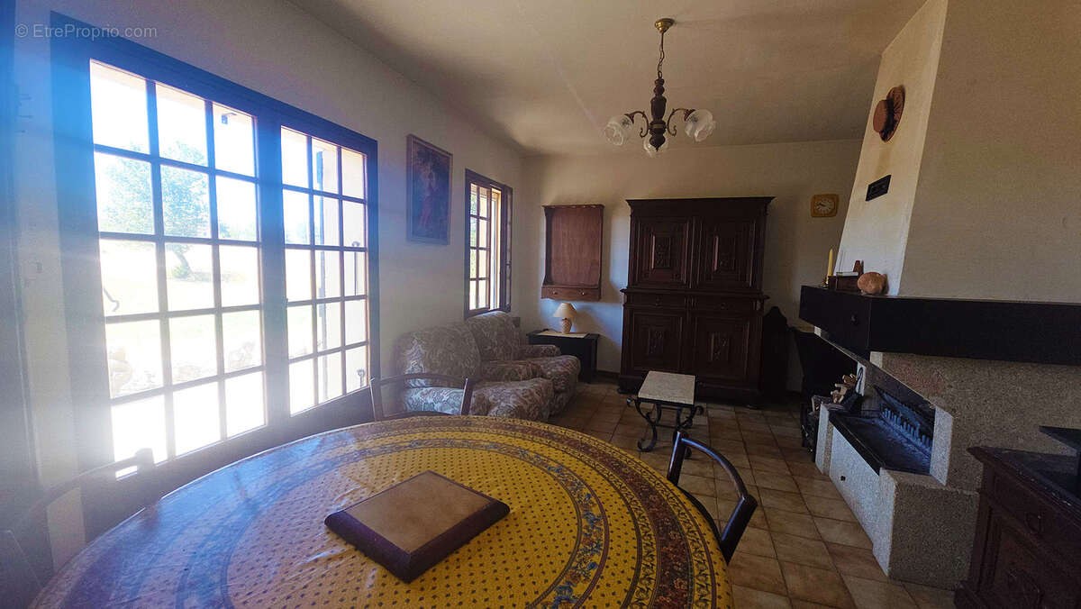 Maison de campagne sur 5 000 m2 de terrain - photo 6