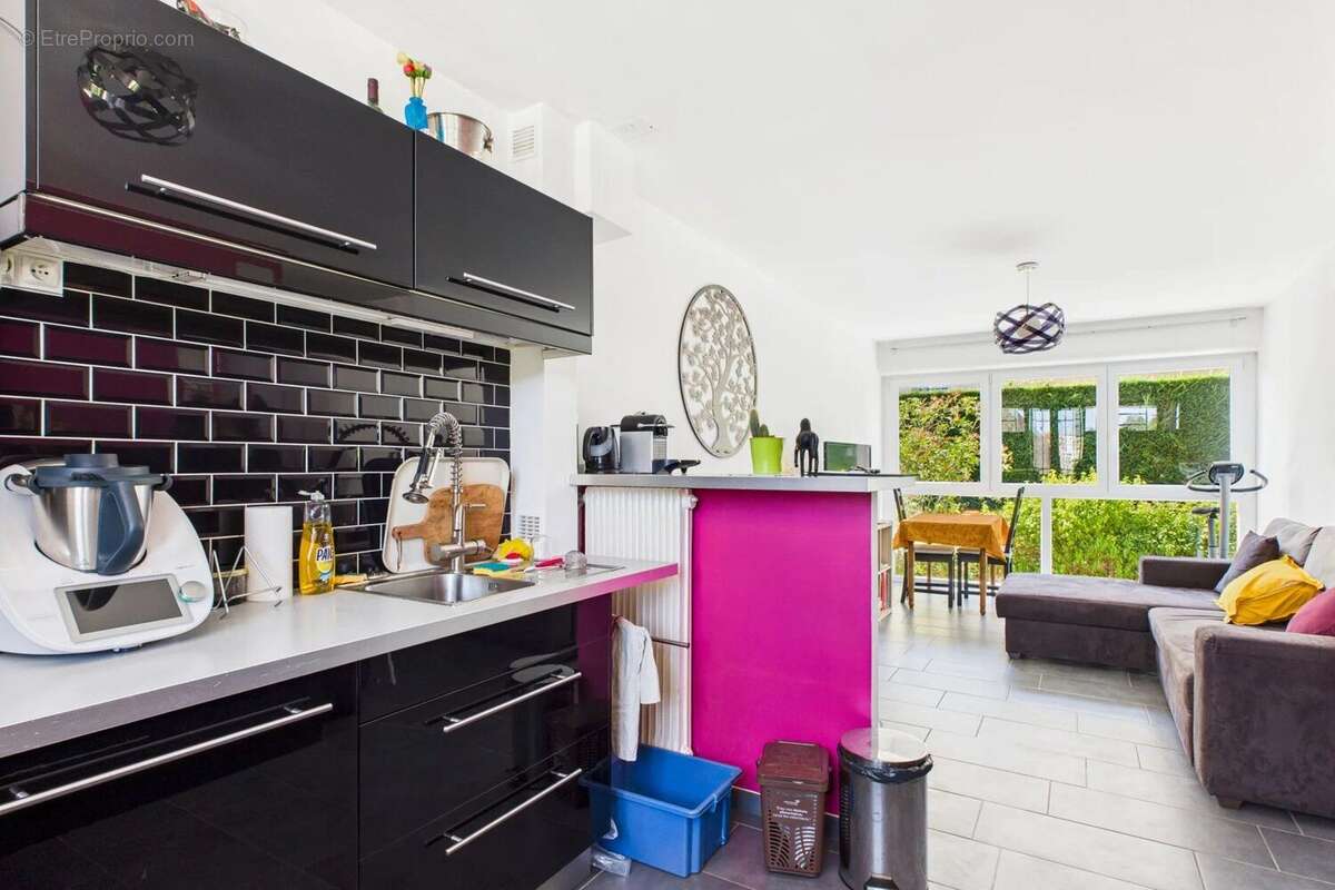 Appartement à SAINT-PRIEST-EN-JAREZ