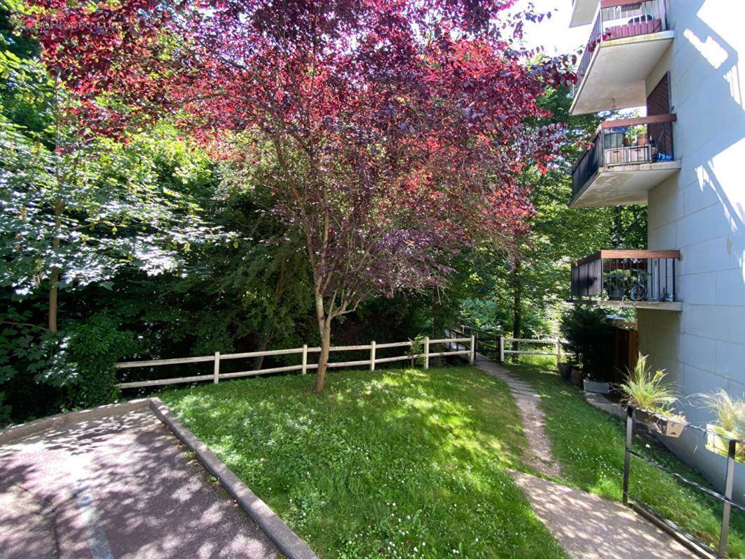 Appartement à VILLE-D'AVRAY