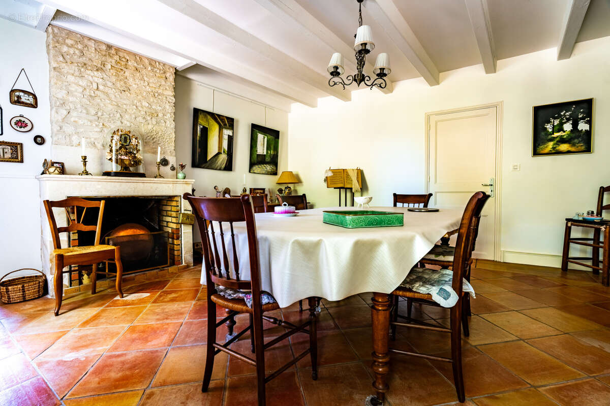 Maison à MAUZE-SUR-LE-MIGNON