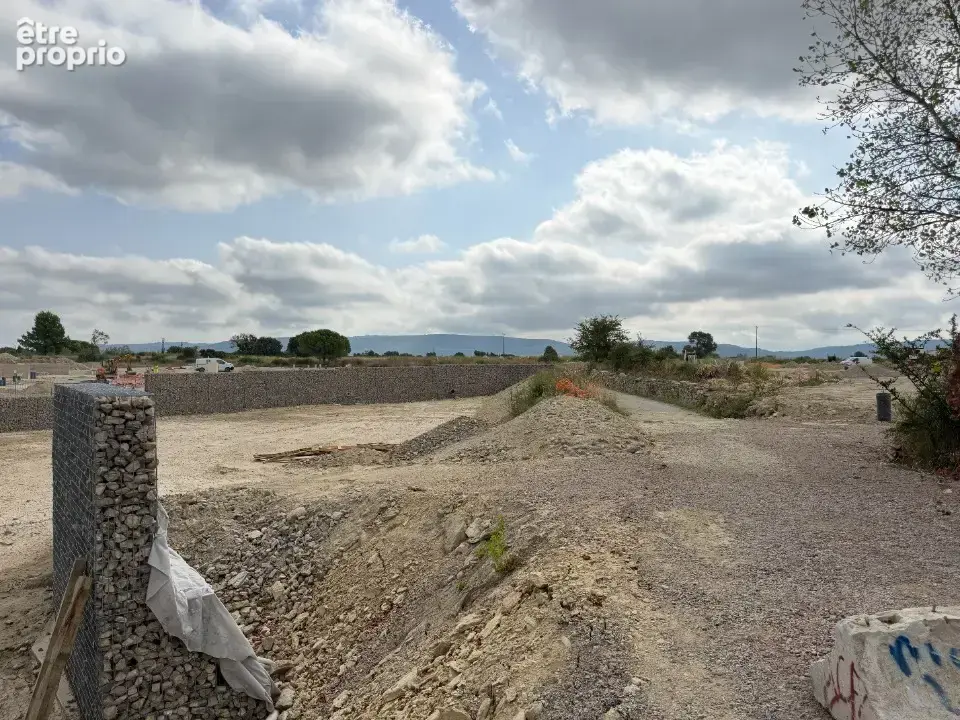 Terrain à POUSSAN