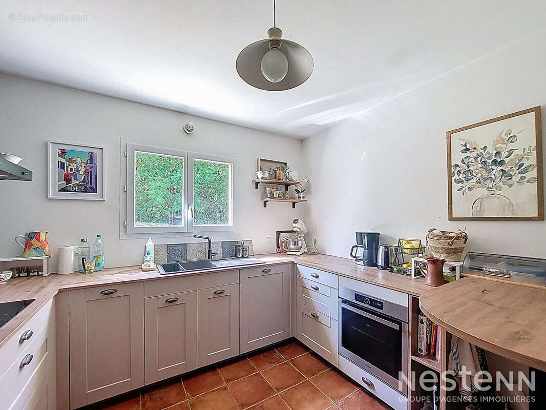 À vendre : Maison contemporaine de 153 m² avec demi-sous-sol à Gondrin, sur terrain de 3500 m² - photo 4