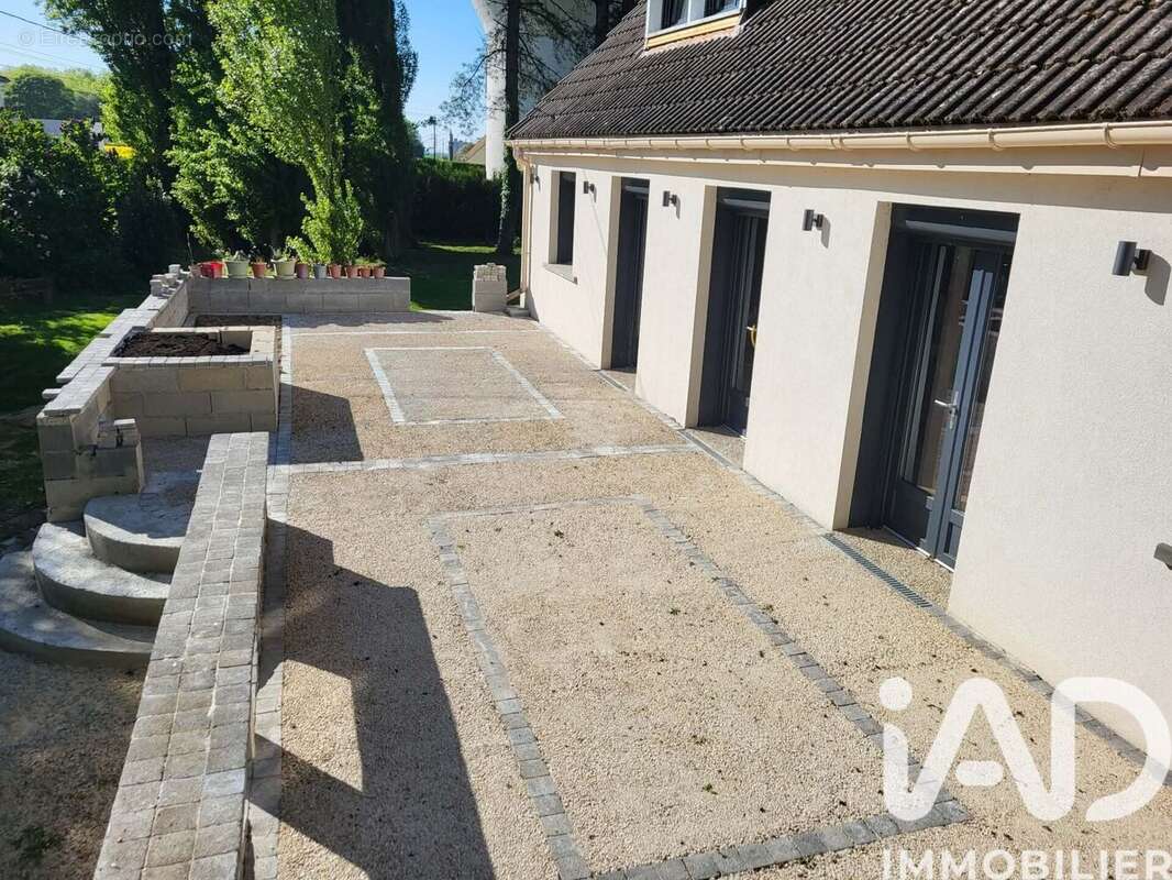 Maison 158 m² à Frieres-Faillouel  - photo 2