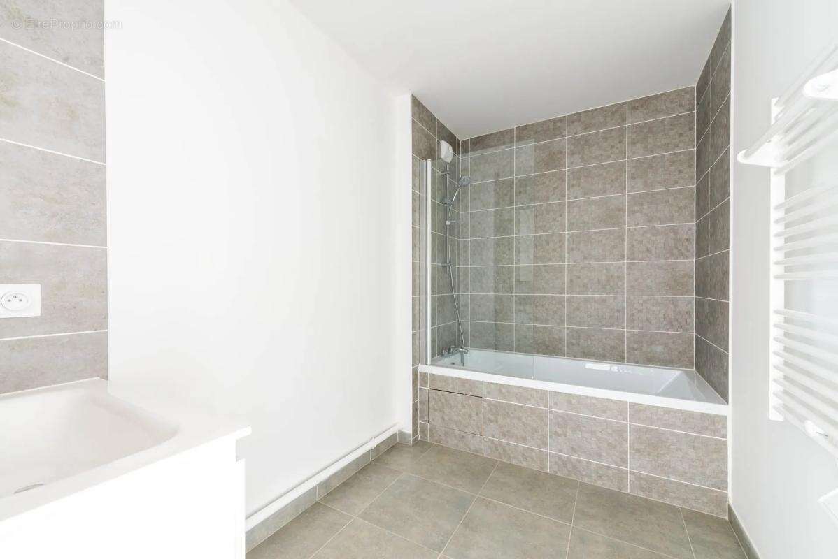 Appartement à SARTROUVILLE