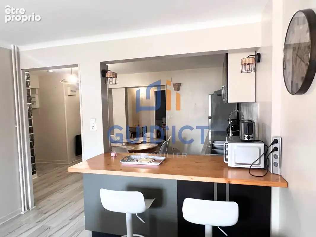 ESPALION HYPERCENTRE   Appartement rénové de 82,65 m2 avec 3 chambres - photo 3