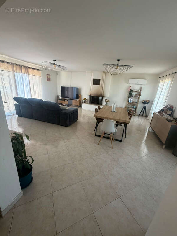 Saint-Sauveur – Élégante maison familiale de 151 m² sur un terrain de 1 600 m² - photo 13