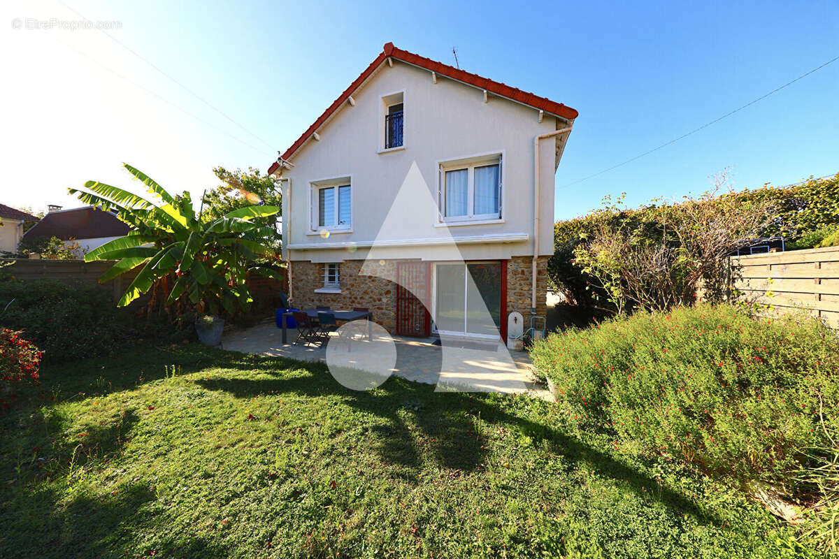 Maison à VIGNEUX-SUR-SEINE