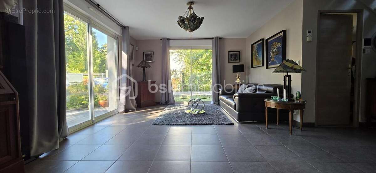 Maison à VULAINES-SUR-SEINE