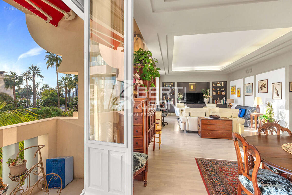 Appartement à CANNES