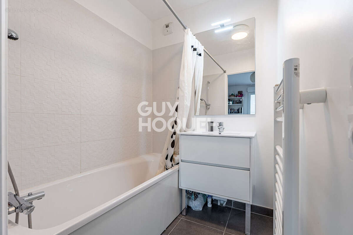 Appartement à GENNEVILLIERS