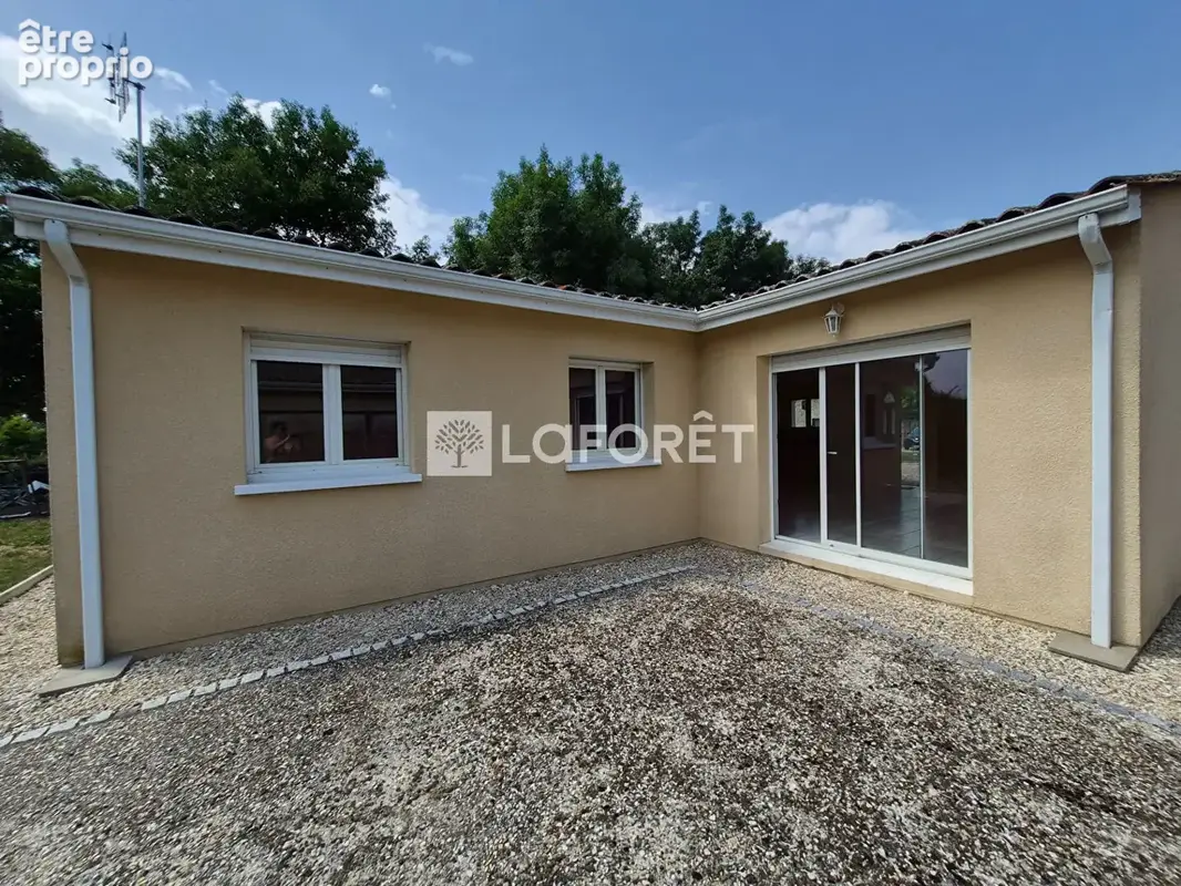 Maison  plain pied, 3 chambres, jardin et garage - photo 1