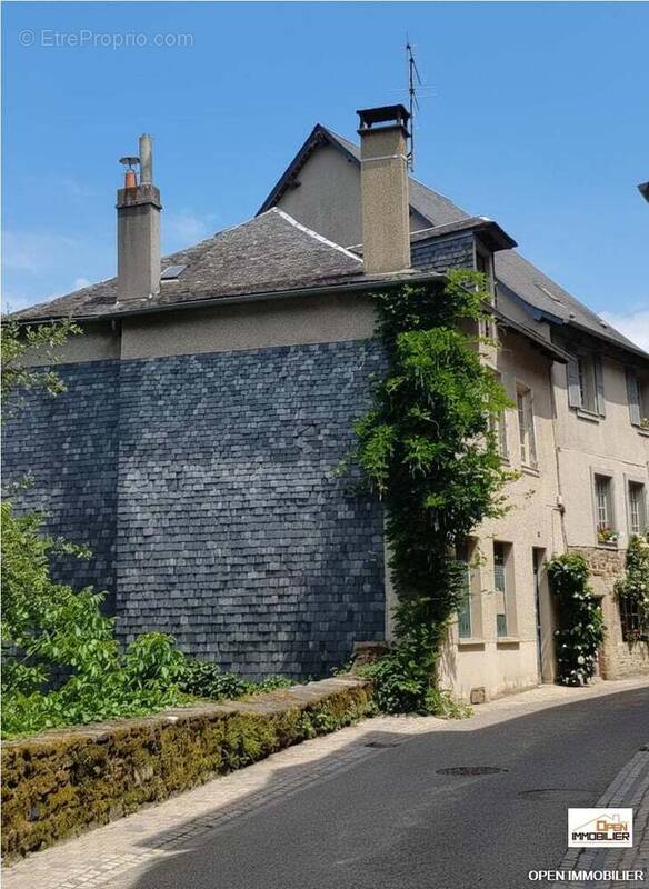 Maison à UZERCHE