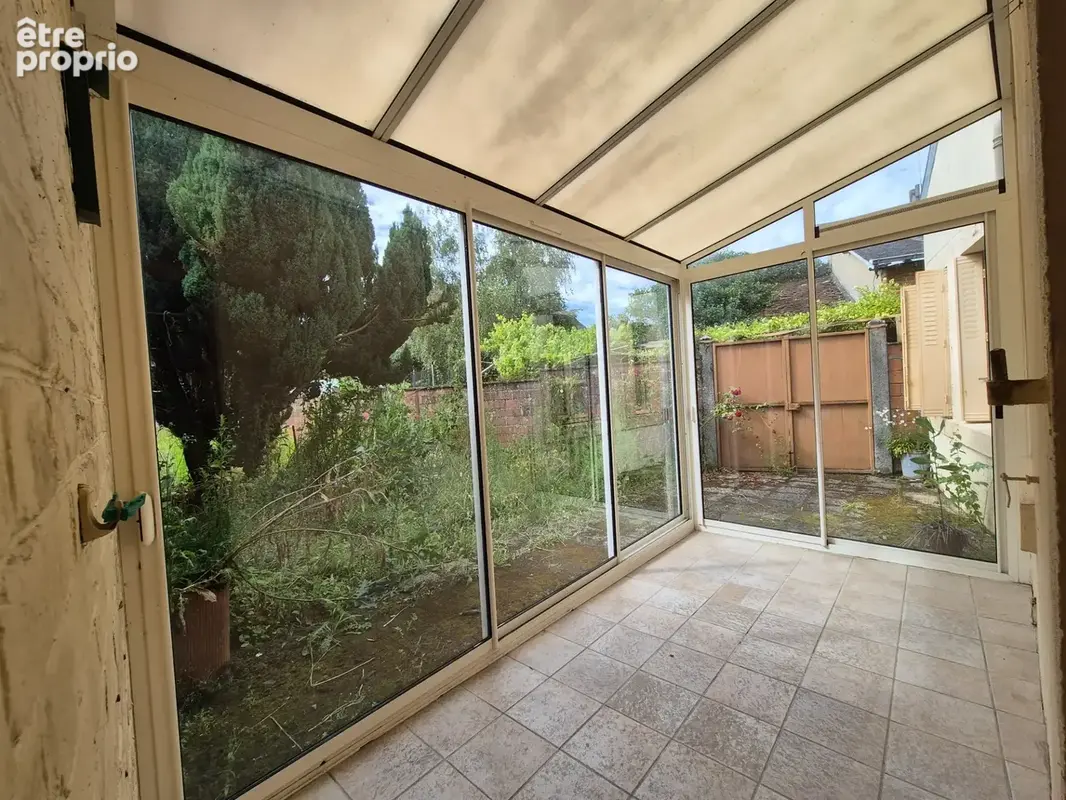 Indre (36) : maison de bourg à vendre 6 pièces de 156 m2 Véranda jardin clos et appartement supplémentaires ! - photo 12