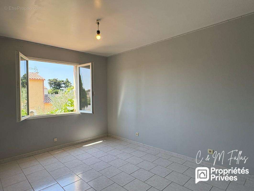 Maison familiale -3 chambres- garage 54 m² - TRAVAILLAN - photo 12