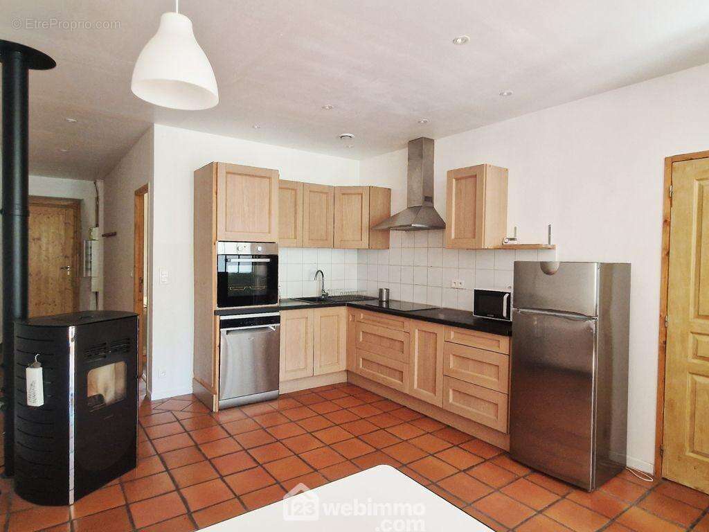 Appartement T3 de 71m² dans la cité médiévale de Conflans. - Appartement à ALBERTVILLE