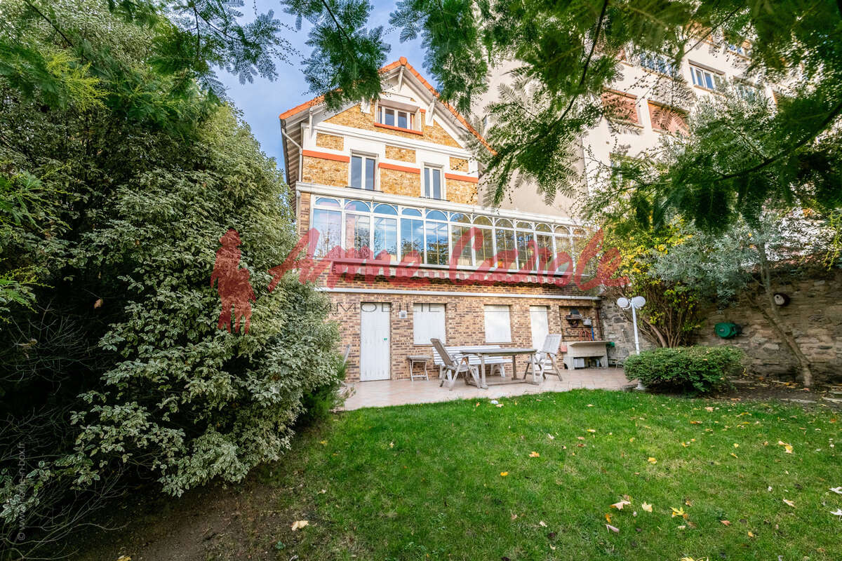 Maison à SAINT-MAUR-DES-FOSSES
