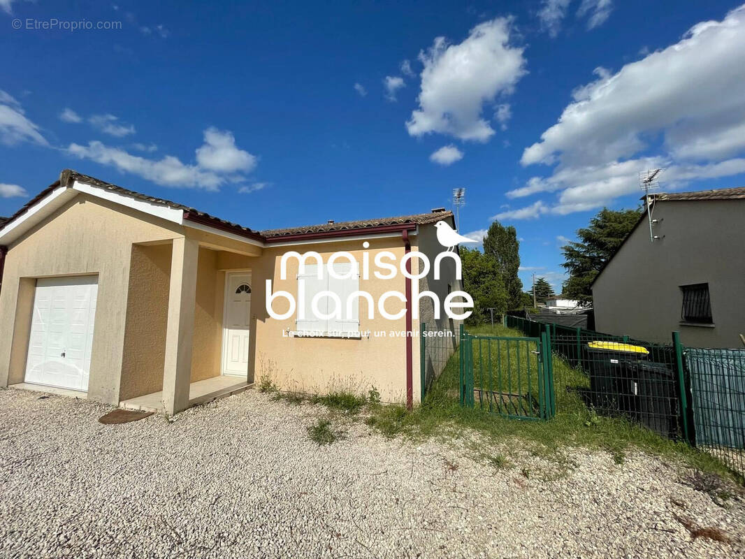 Maison à SAINT-MAGNE-DE-CASTILLON