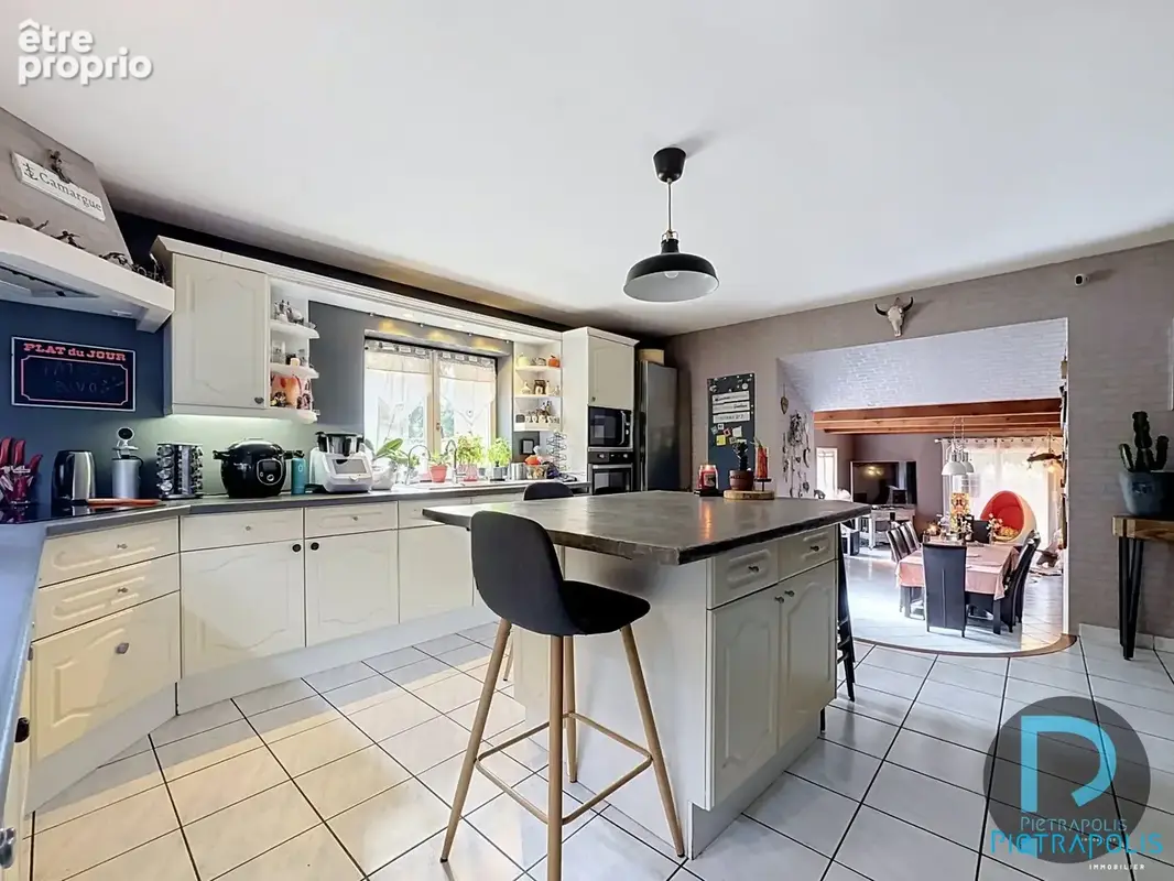 Maison 8 pièces 242 m² à vendre à Saint-Etienne-Sur-Chalaronne (01140) - photo 9