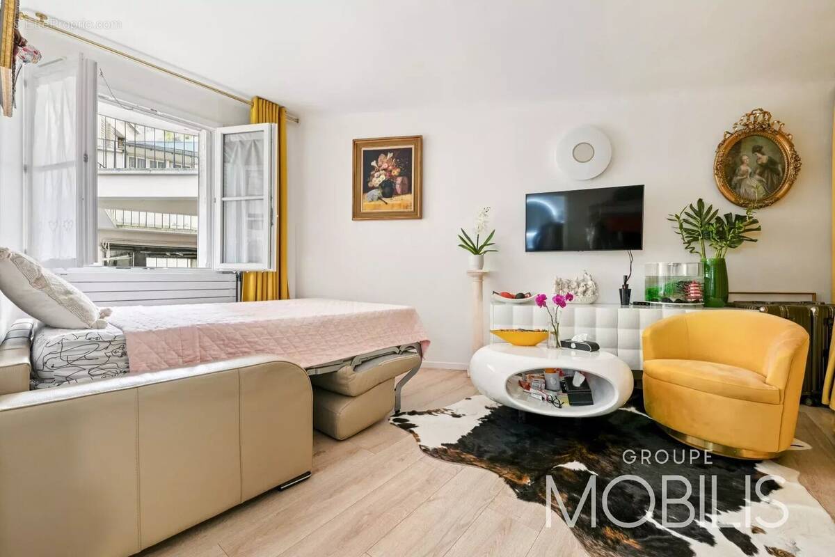 Appartement à PARIS-16E