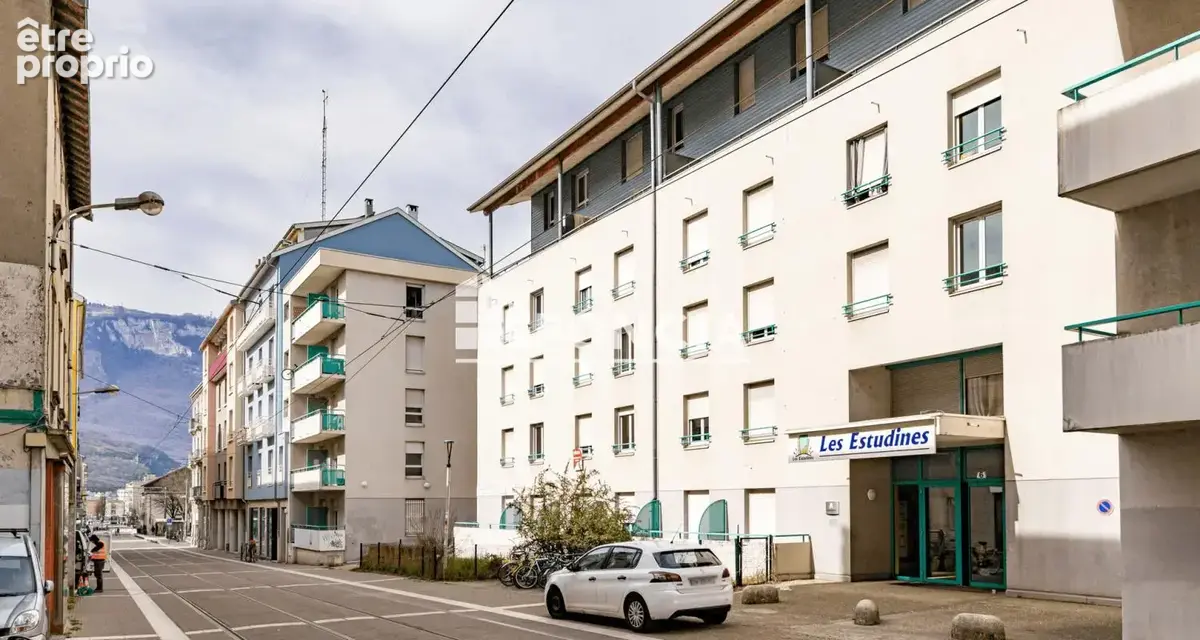 Appartement à FONTAINE