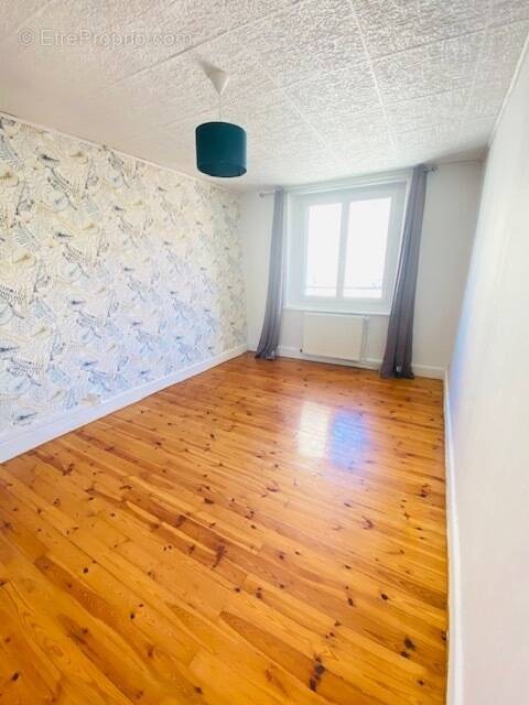 Maison à PANISSIERES