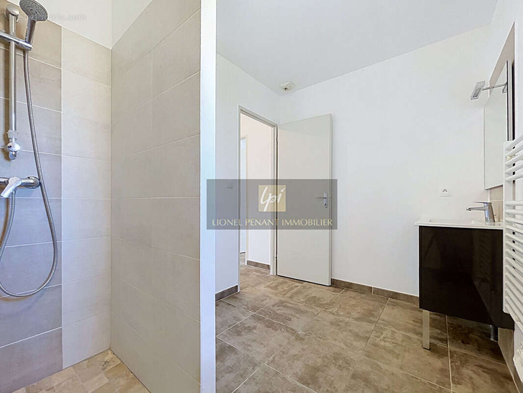 Entraigues villa t4 90m² terrasse garage terrain 220m² - photo 9
