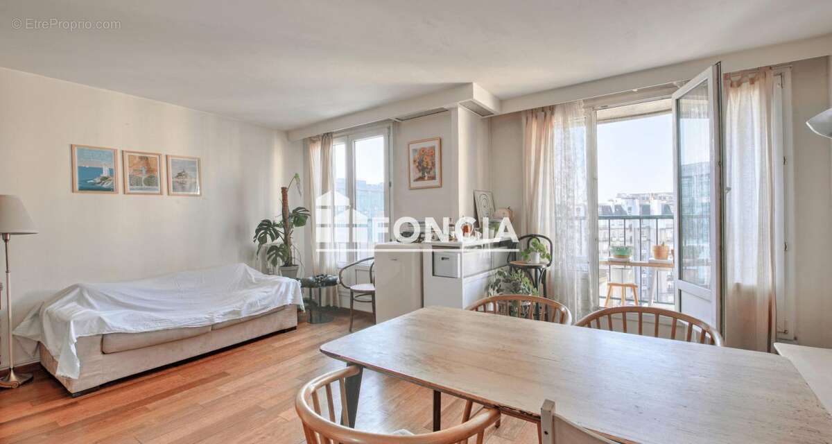 Appartement à PARIS-15E
