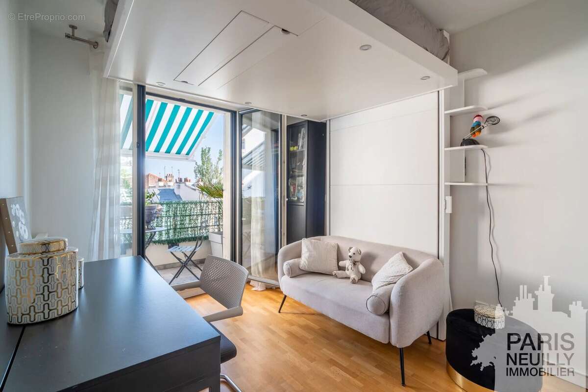 Appartement à COURBEVOIE