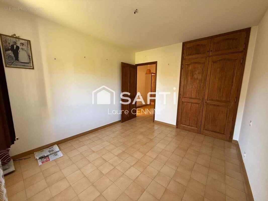 Maison 195 m² à Savoillan  - photo 7