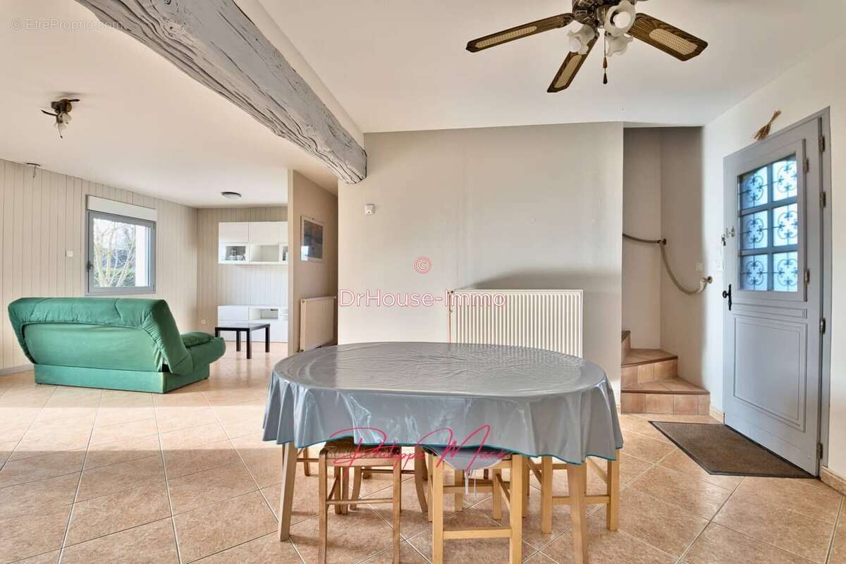 Maison à AUZOUVILLE-SUR-RY