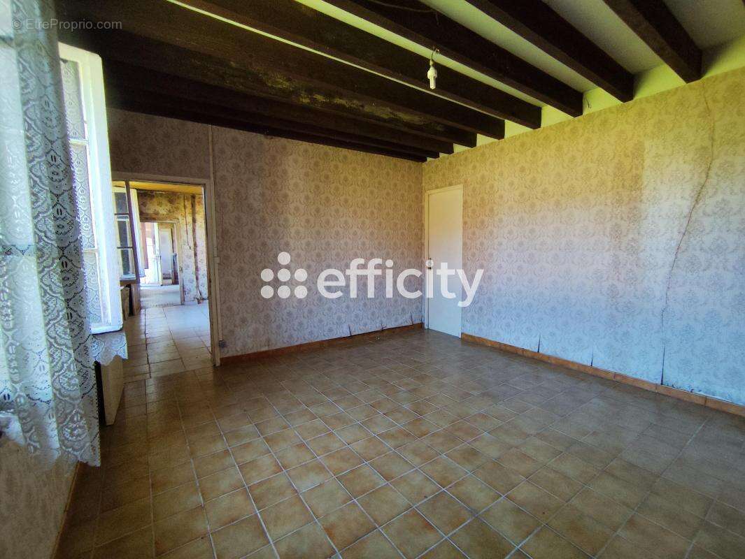 Maison à SAINT-MAURICE-LES-CHARENCEY