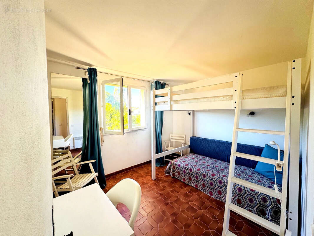 Appartement à LA LONDE-LES-MAURES