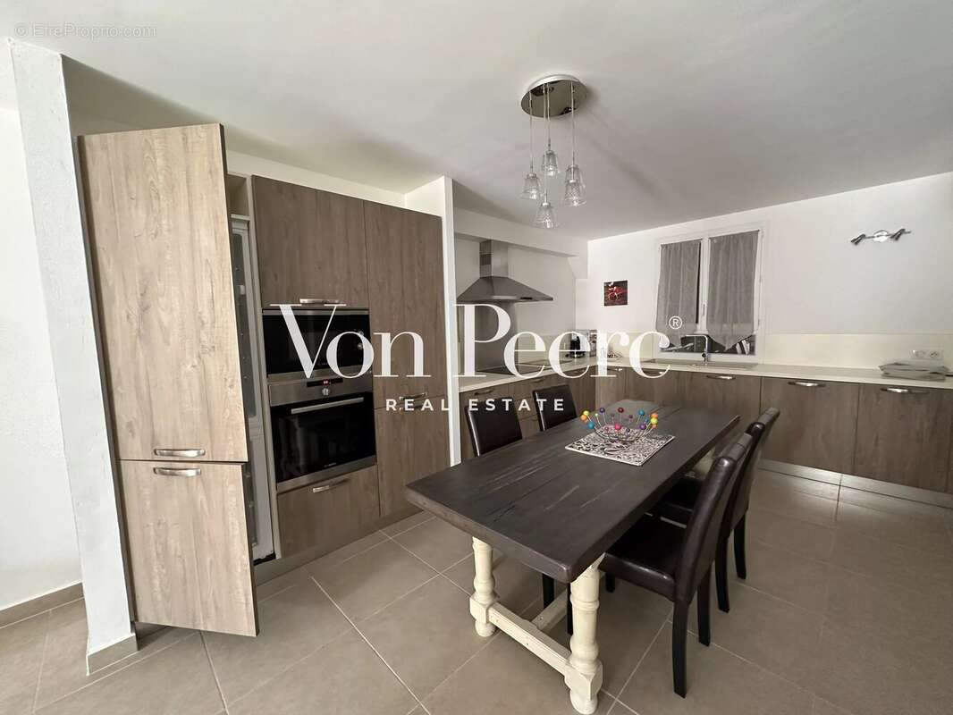 Appartement à SAINT-ETIENNE-DU-GRES