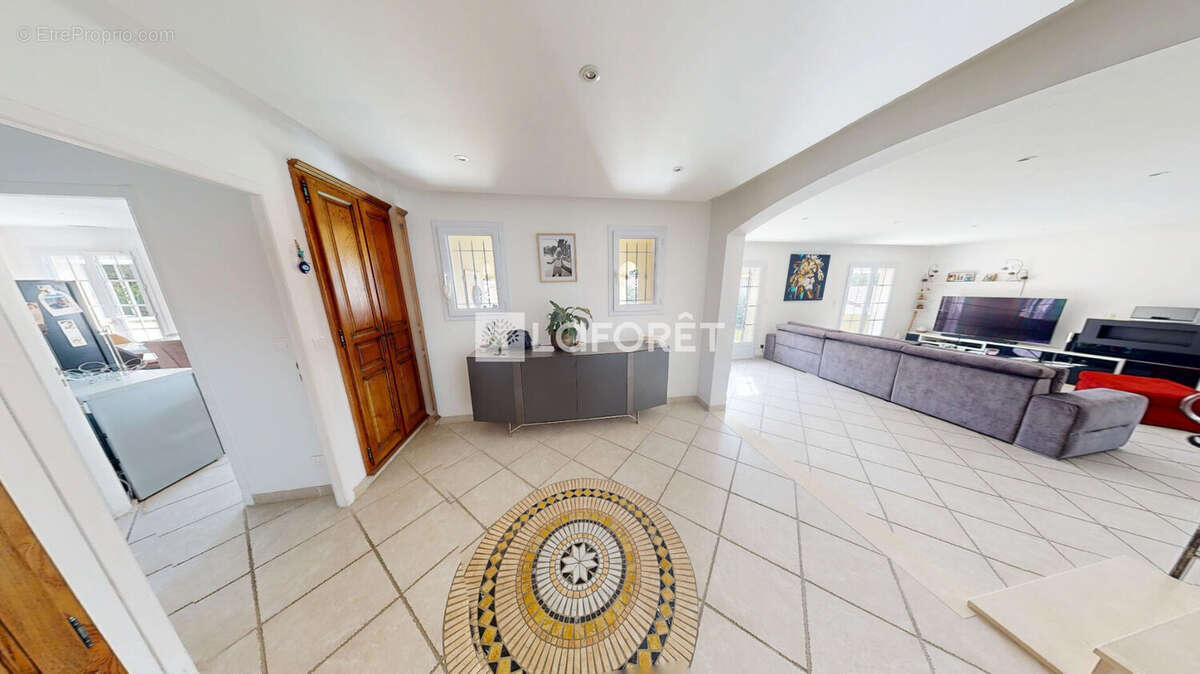 Maison à LA FARE-LES-OLIVIERS