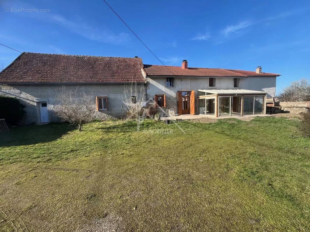 Maison à BROUT-VERNET