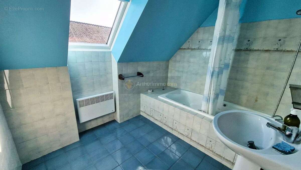 Maison à LE RELECQ-KERHUON