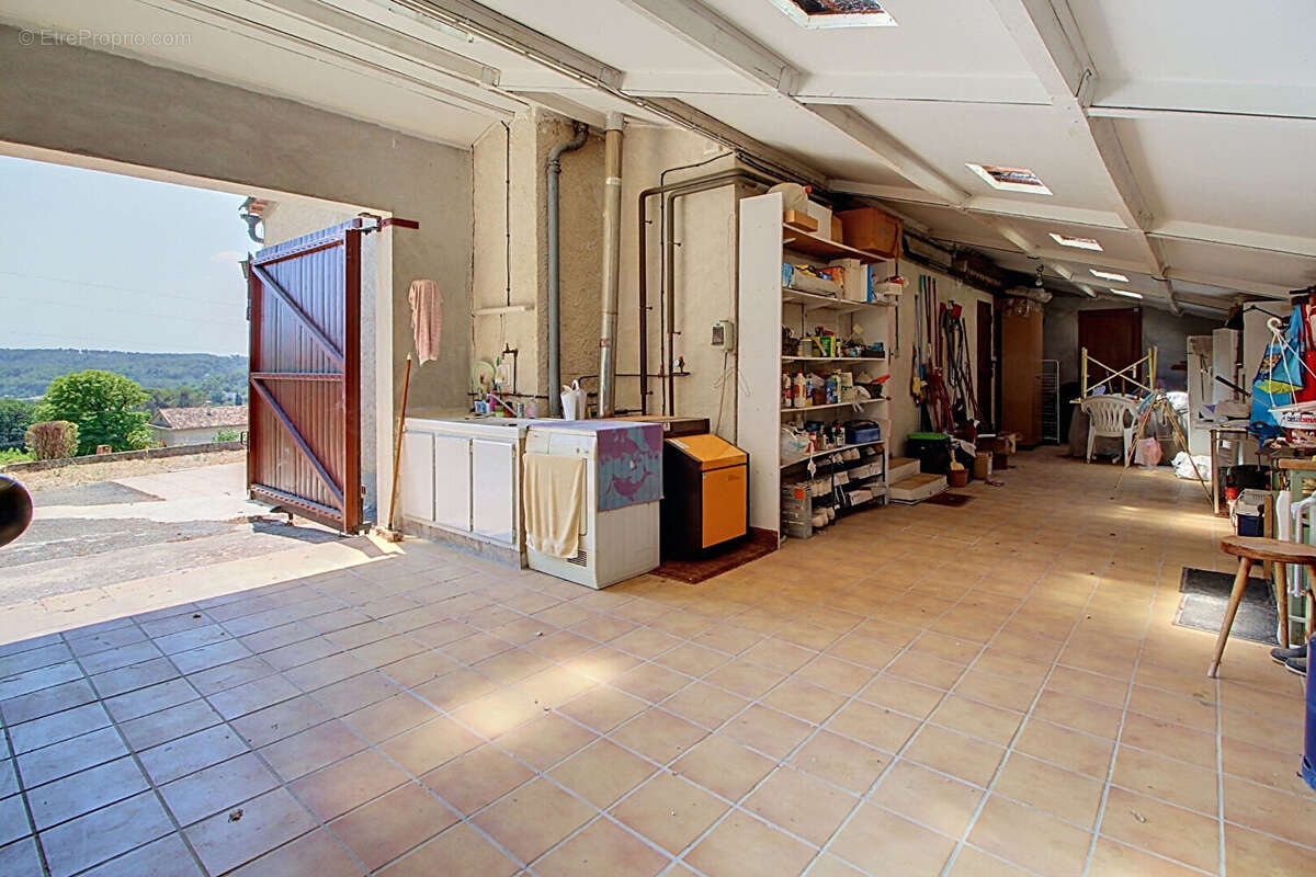 À vendre en exclusivité - lorgues - maison à fort potentiel de 83m²  avec une vue dominante et très grand garage 65m² - photo 11