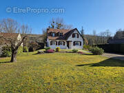 Maison à CUISE-LA-MOTTE