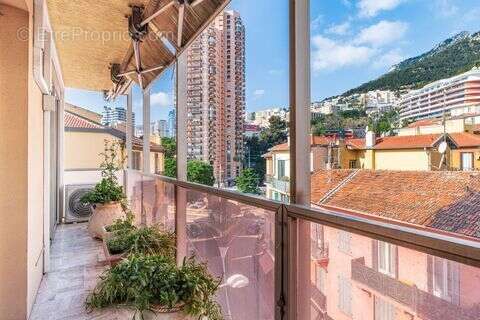 Appartement à ROQUEBRUNE-CAP-MARTIN
